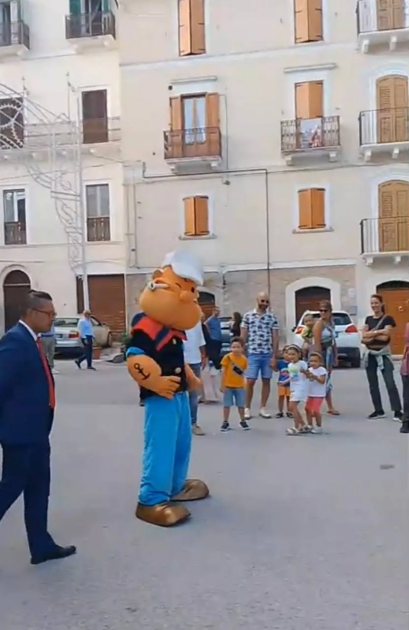 Mascotte Braccio di Ferro